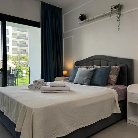 Appartement Caesar Blue Collection & Flora Boghaz