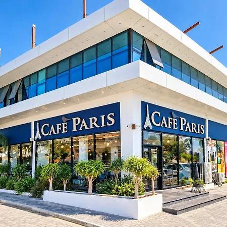 Caesar Blue Collection & Flora Appartement